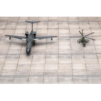 Демонстрационная площадка военного аэродрома для моделей самолётов. 