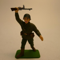 Оловянная окрашенная фигура, советский солдат с ппш. Оловянные солдатики.