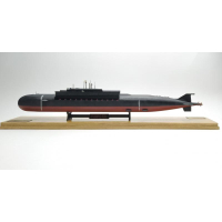Модель подводной лодки Курск с открытыми ракетными шахтами, ручная работа, в подарочном боксе, длина модели 40 см., длина бокса 50 см.