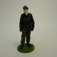 Оловянная покрашенная фигура в масштабе 135. Немецкий офицер в полевой форме. 