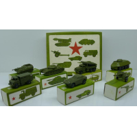 Набор военной техники из семи предметов, сделанной в СССР 80 годы, идеальное состояние, металл, оригинальная упаковка.
